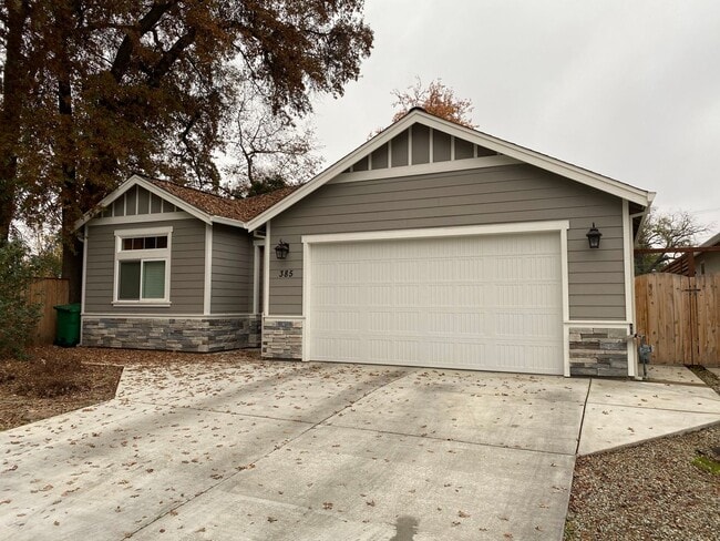 Building Photo - Beautiful Newly built home