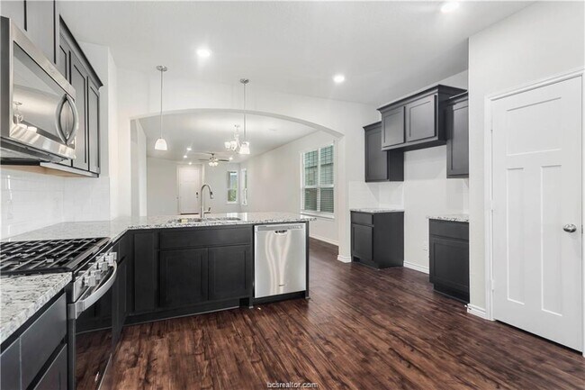 Photo - 953 Toledo Bend Dr