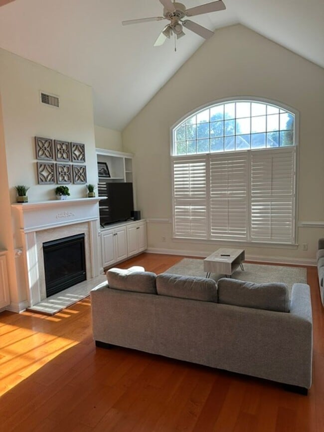 444 Somerset Way