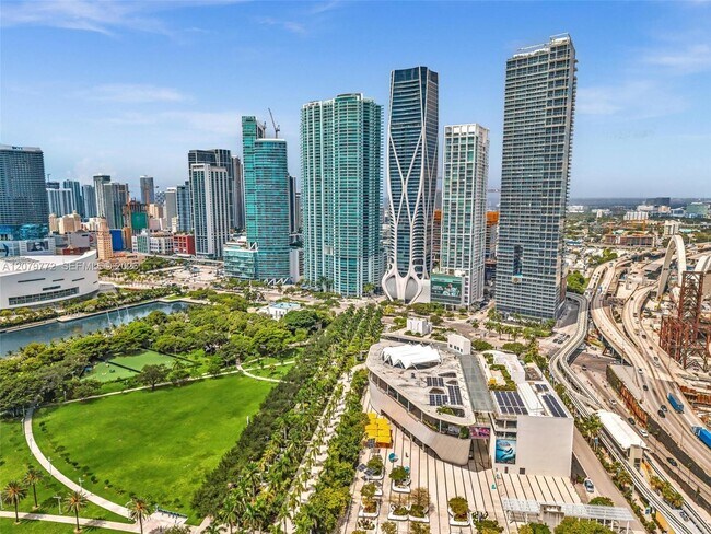 Photo - 900 Biscayne Blvd