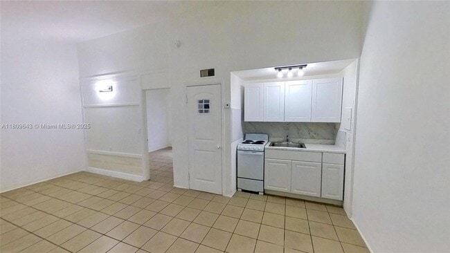 Photo - 840 SW 7th St Apartment Unit 842