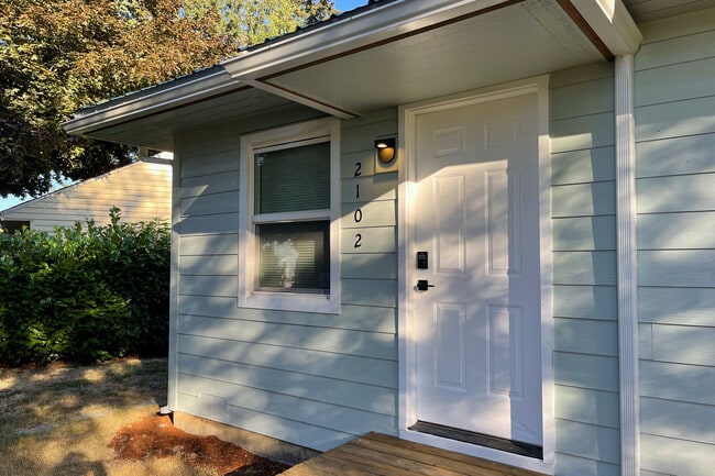 Photo - 2102 W 28th St