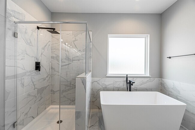 Building Photo - 8475 Berry Brush Ln