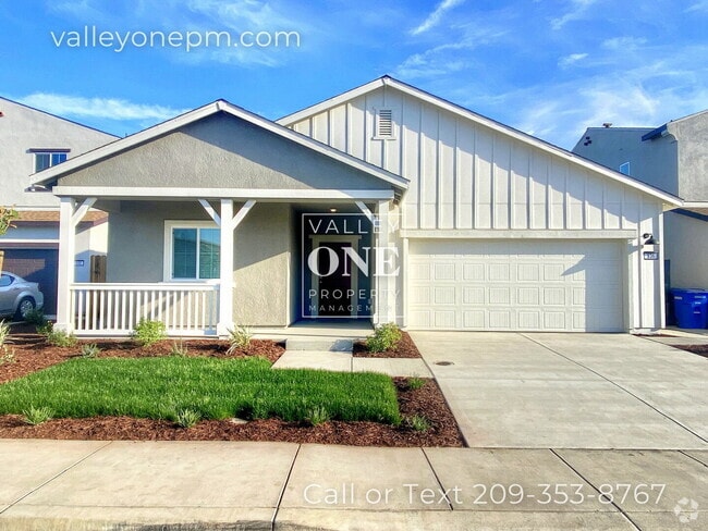 Building Photo - COMING SOON! 4 bedroom, 3 bath, pet-friend... Rental