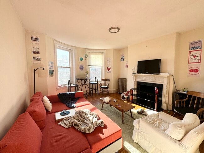 Building Photo - 23 Symphony Rd Unit #4