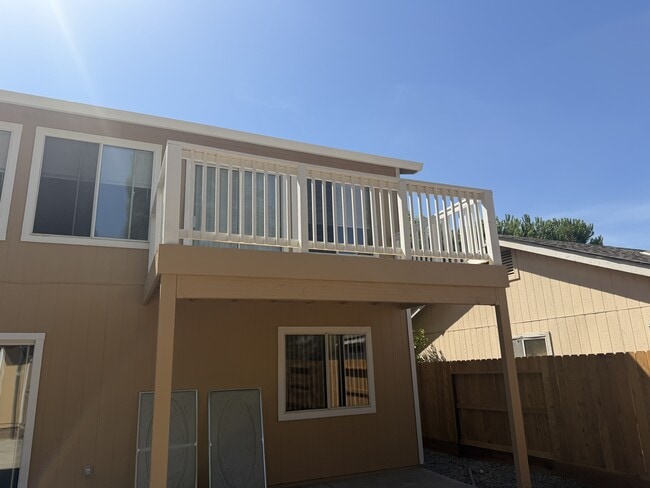 Photo - 556 Moray Way