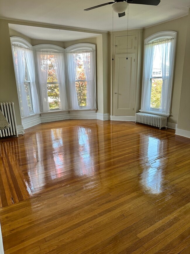 Building Photo - 192 S Broadway Unit 1 Rental