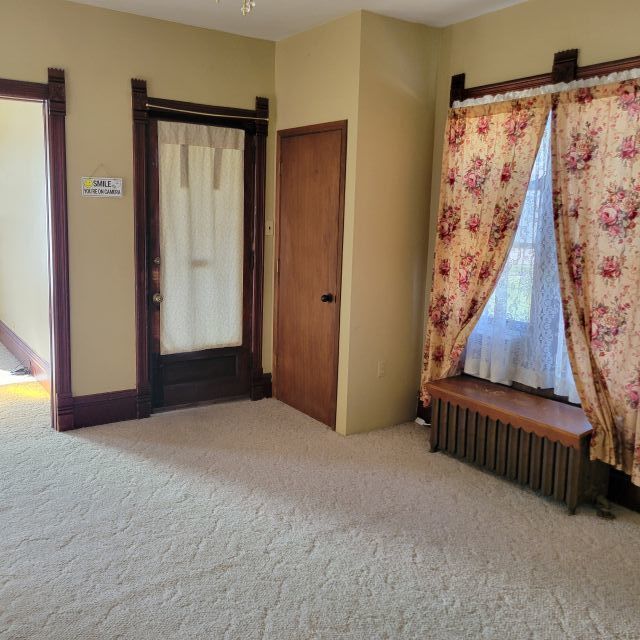 Photo - 211 E Main St