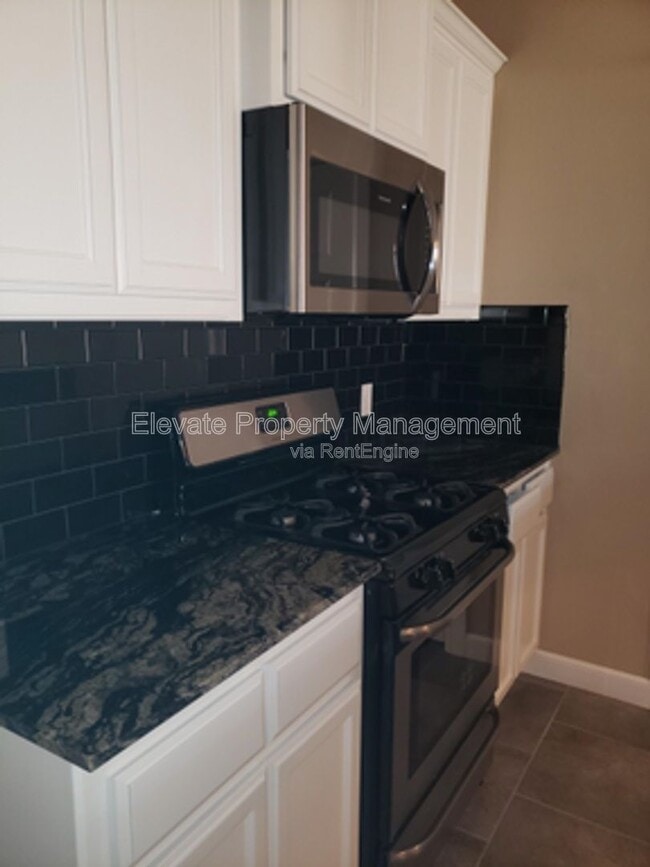 Photo - 2209 Ailsa Rd