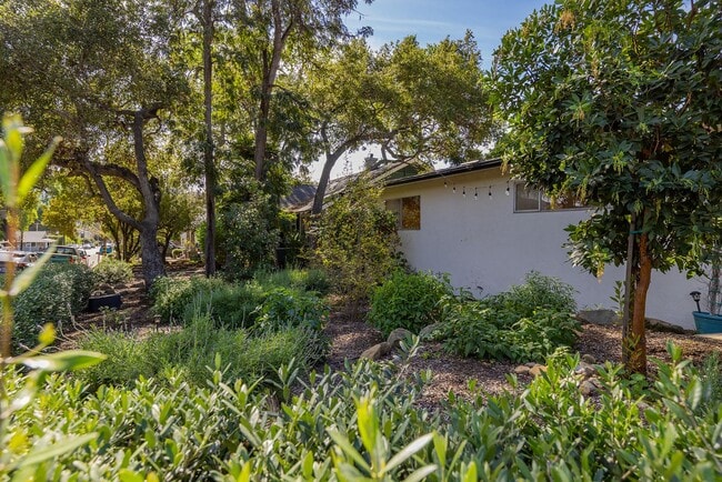 Photo - Downtown cottage