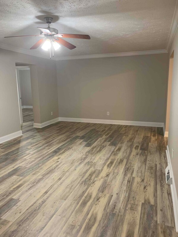 Photo - 2007 Haynes Lennon Hwy