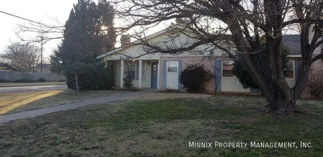 Photo - 1001 Itasca St