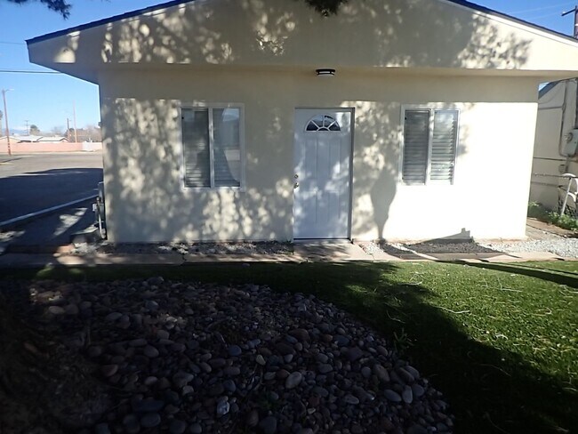 Photo - Newly renovated beautiful 1bd/1ba house/commercial space