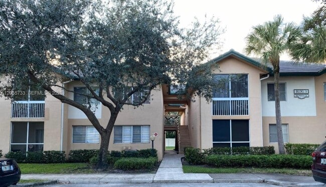 Photo - 9901 Westview Dr Unit 315