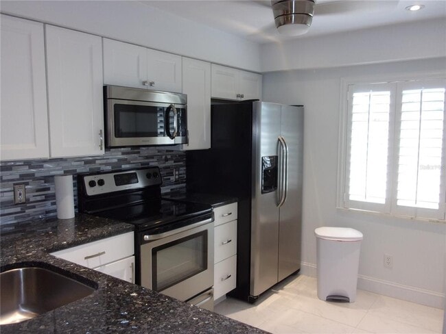 Photo - 132 E Cypress Ct