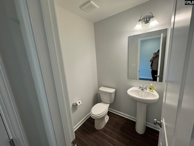 Photo - 3052 Hallsdale Dr