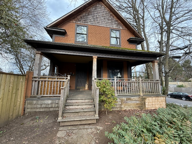 Building Photo - 2003 N Willamette Blvd