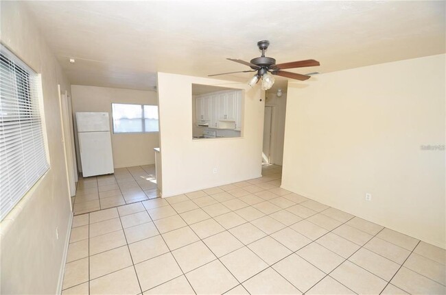 Photo - 820 Golden Rule Ct N