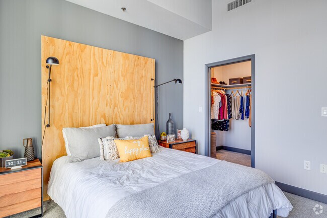 1BR, 1BA - 760SF