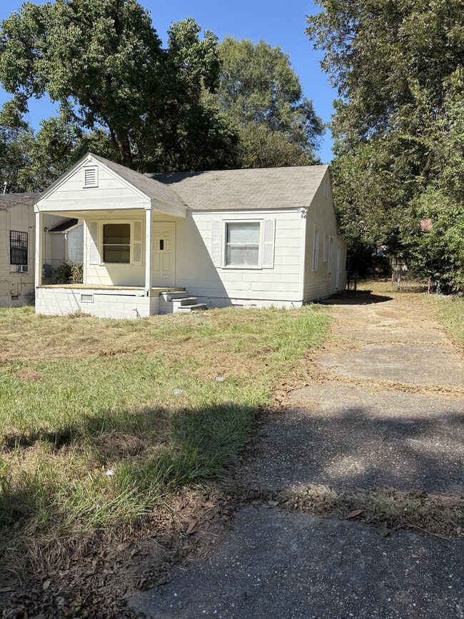 Photo - 2409 Poplar St