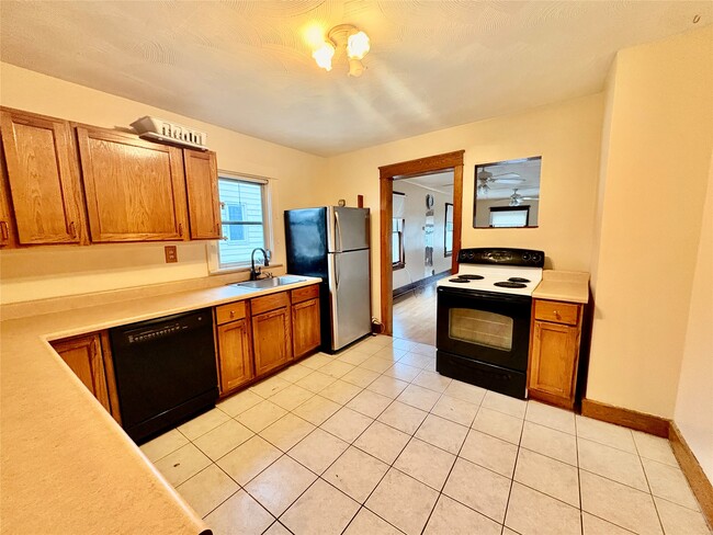 Photo - 211 Dudley Ave Unit 2