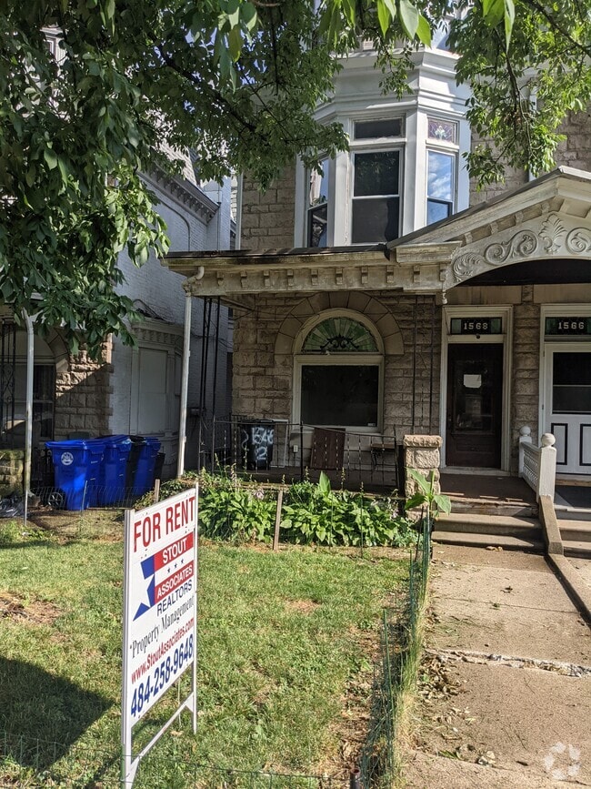 Building Photo - 1568 Mineral Spring Rd Unit 2F Rental