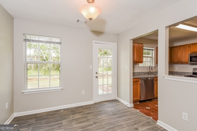 Photo - 412 Windstream Dr SW