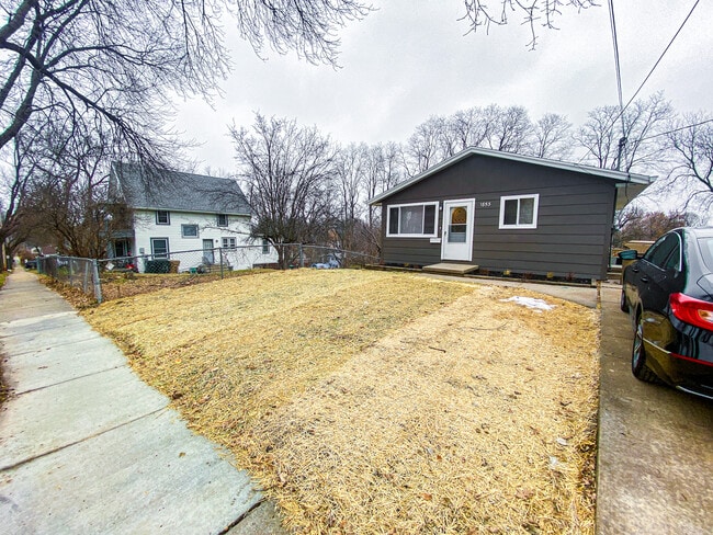 Building Photo - 1853 Fisher St