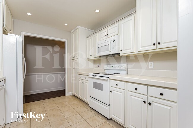 Photo - 220 Sugarcane Ln