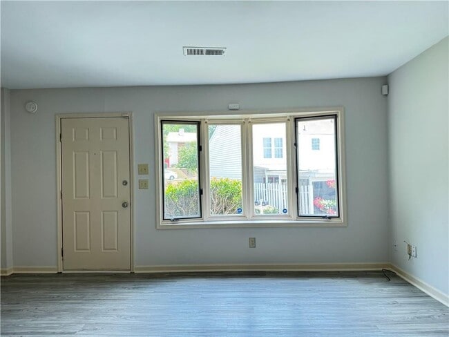 Photo - 153 Holcomb Ferry Rd