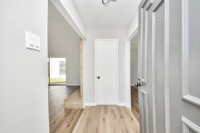 Photo - 9114 Spellman Rd