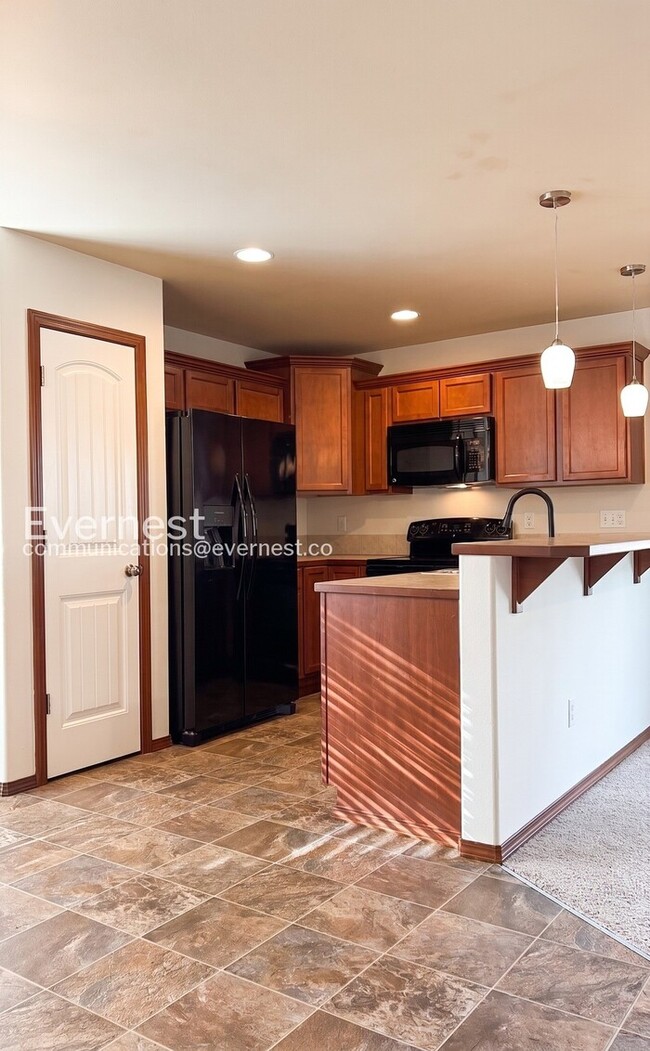 Photo - 101 W 6th St