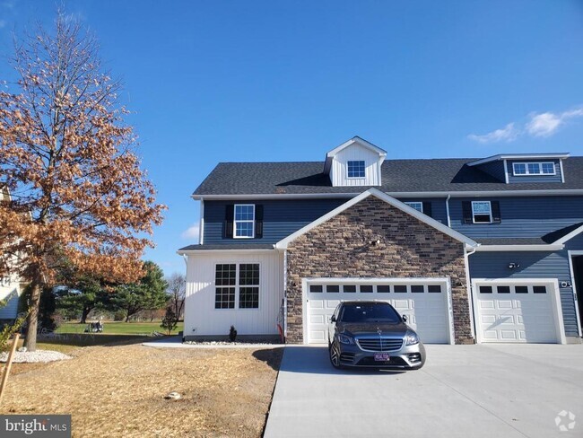 Building Photo - 35 Mapledale Rd Rental