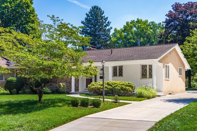 5822 Falmouth Ct