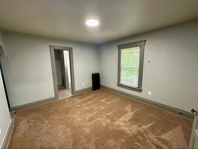 Photo - 678 Crosby St Unit 2