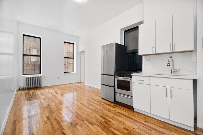 284 Mulberry Street - 284 Mulberry Street Apartment Unit 4