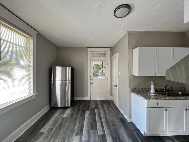 Photo - 2507 Knorr Ave