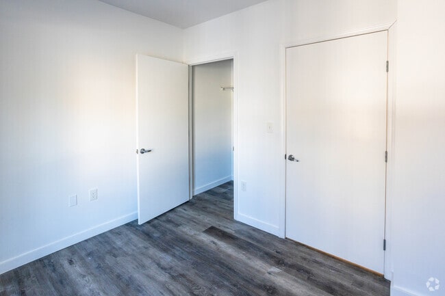 2 habitaciones dobles, 2 baños, 110 metros cuadrados, 2.o dormitorio