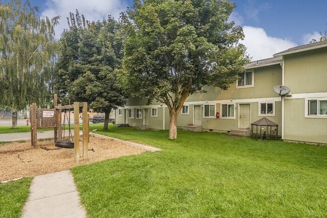 Photo - 800 S County Rd