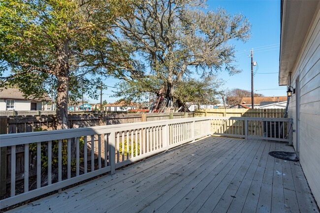 Photo - 4302 Avenue R 1/2