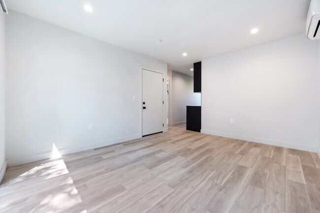 Photo - 223 Lucas Ave Unit 3