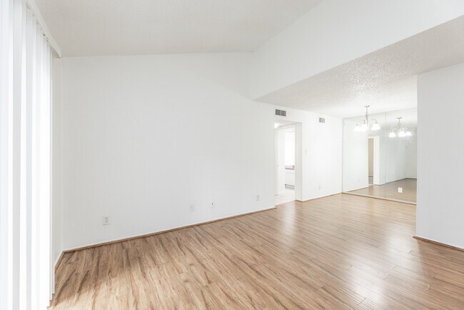 Photo - 10047 Westpark Dr Unit 14