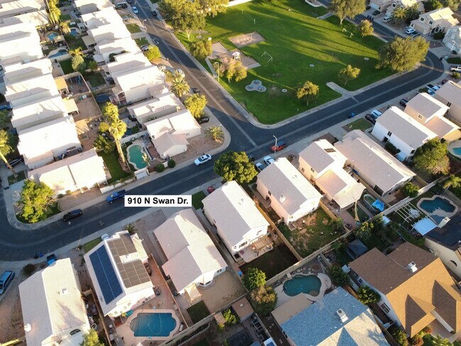 Photo - 910 N Swan Dr