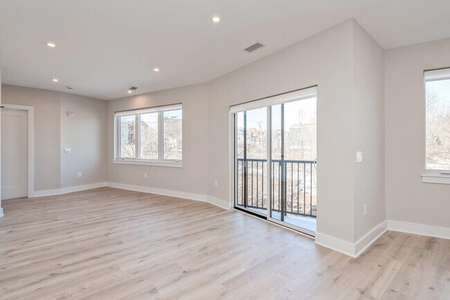 Photo - 201-205 Randolph Ave Unidad 105