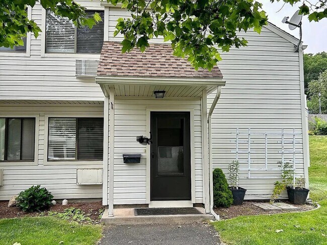 Building Photo - 85 N Main St Unit 99