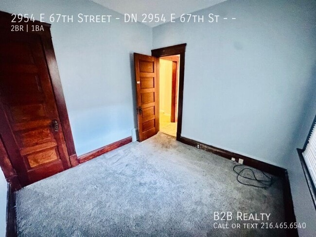 2954 E 67th St Unidad -