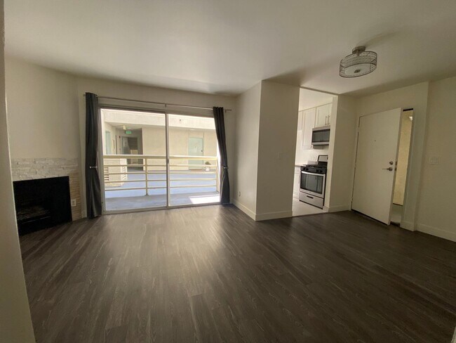 1250 N. June St. Los Angeles CA 90038