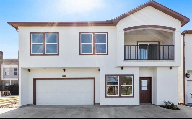 Photo - 11623 Waldemar Dr