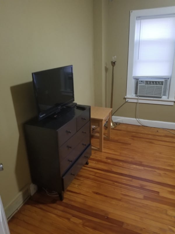 Photo - 10 E Broad St