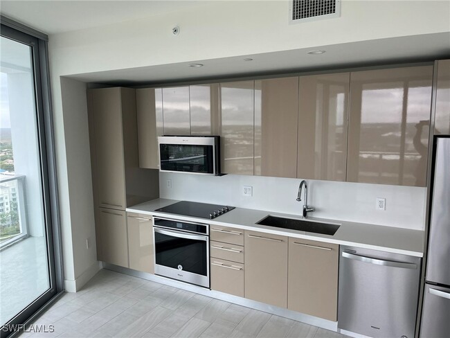 Photo - 2000 Metropica Wy Condo Unit 1704